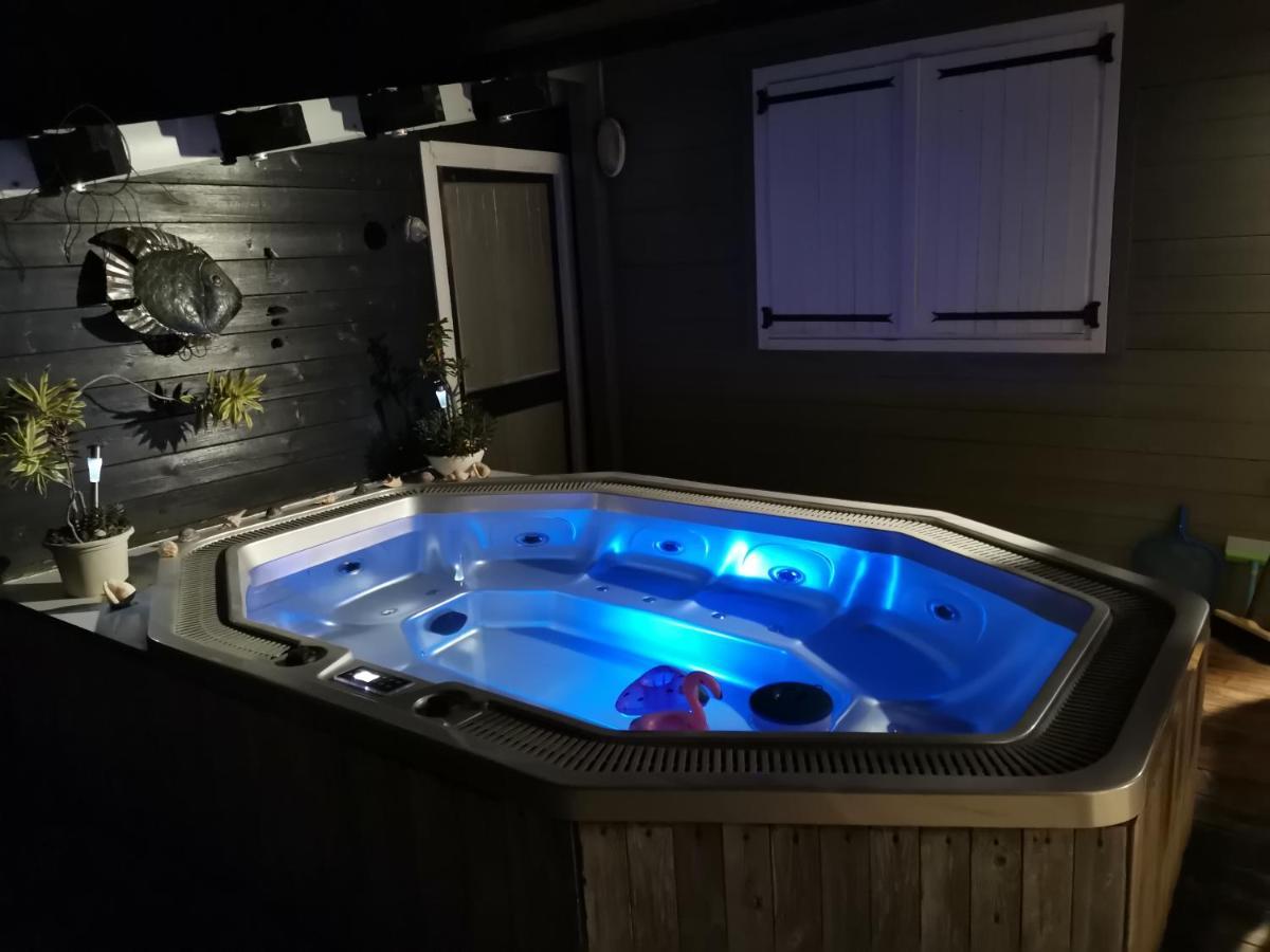Bungalow La Perle - Jacuzzi - Piscine Saint-Francois  Buitenkant foto